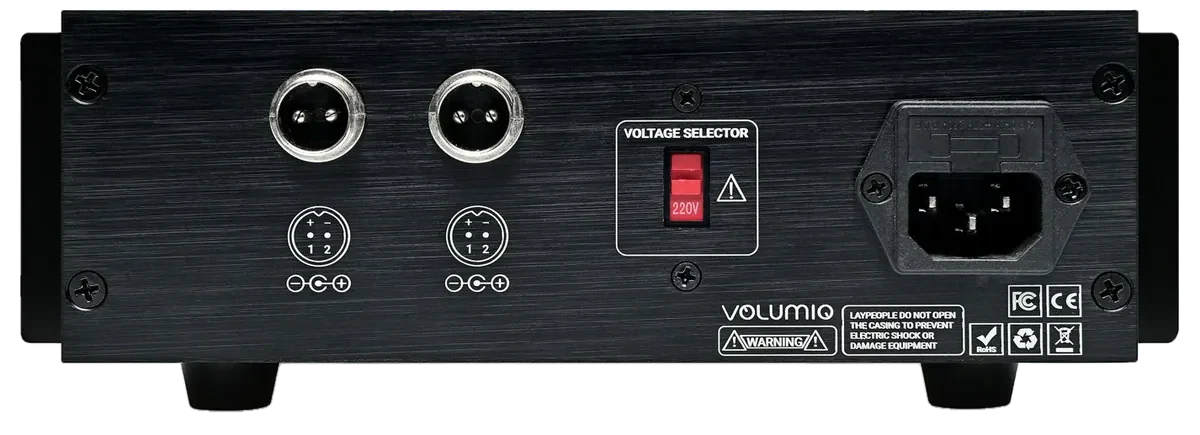 The back of Lineo5 Duo, from left: two round output sockets with two pins each and polarity markings, a red switch marked VOLTAGE SELECTOR set to 220V, and the mains power inlet.